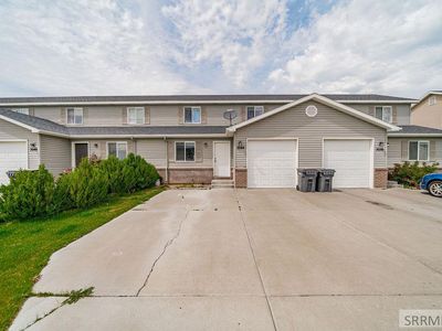 3044 Janessa Ln