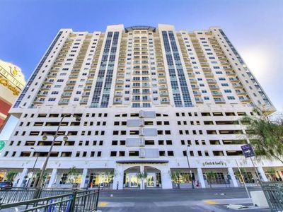 150 Las Vegas Blvd #803