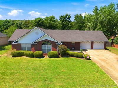 905 Kentucky Derby Dr