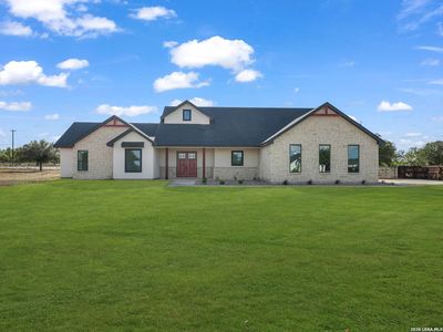 101 W MEDIUM MEADOW DR