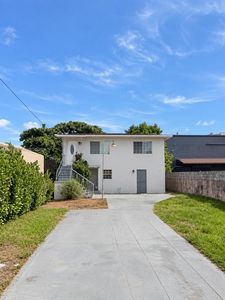 2315 NW 35th St