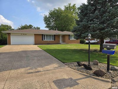Property at 138 Harvester Rd, Canton, IL