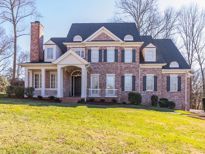 664 Ayrshire Cir