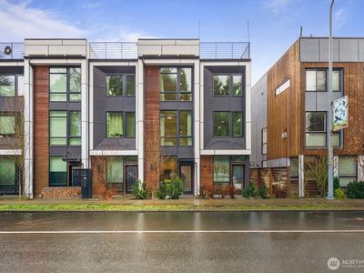 8042-8042 B 35th Ave NE