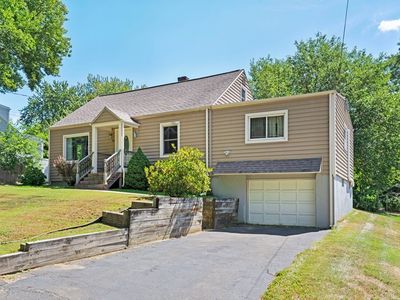 78 Laurie Ave