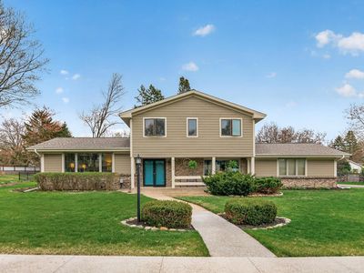 7133 Montrose Rd