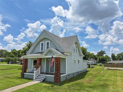 11 E Tahlequah Ave