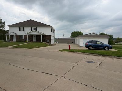 728 Country Club Dr