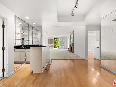 4454 Ventura Canyon Ave APT 103