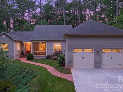 2932 Oakdale Rd