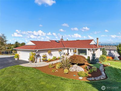 8203 Woodland Avenue E