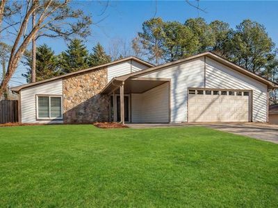 860 Waterbrook Ct