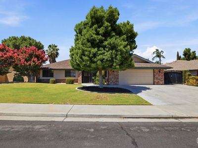 6907 Eloy Ave