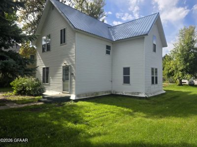 Property at 310 Wolcott Ave, Larimore, ND