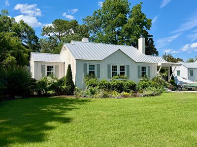 2166 Saint James Dr