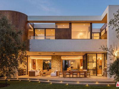 709 Walden Dr