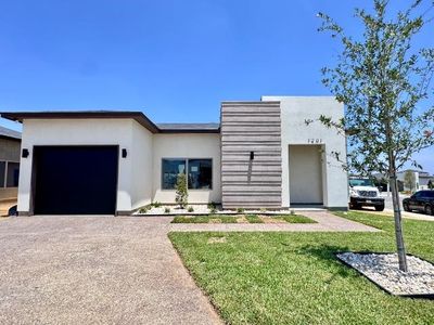 1201 Noyola Loop
