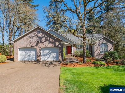 725 NW Shannon Dr
