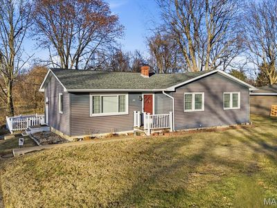 Property at 213 E Lexington Dr, Fairview Heights, IL