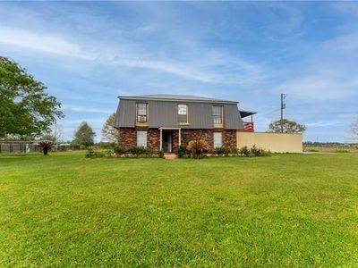 10082 Highway 1045