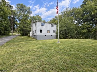 4 Robin Hill Ln