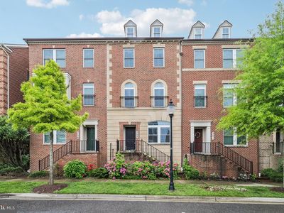 355 Parkview Ave