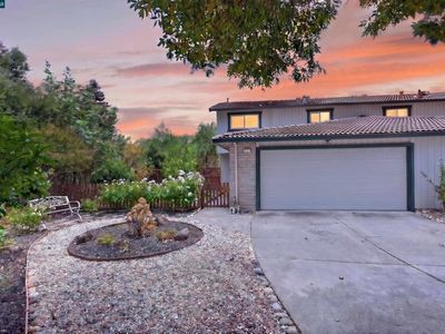 584 Mission Pl