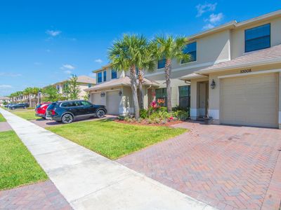 10008 W Villa Circle