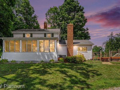 581 S Main St