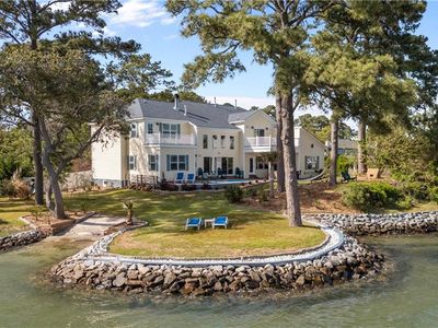 2000 English Cedar Cir