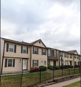 2432 Lexington Village Ln