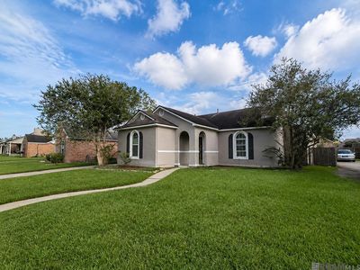 15430 Woodlore Dr