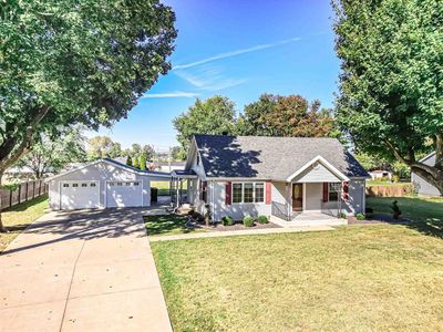 5061 Meadowlark Dr