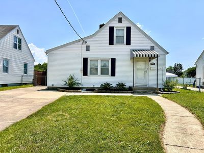 1149 Saint Clair Ave