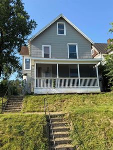 721 W 6th St
