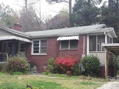 123 Larchwood Dr