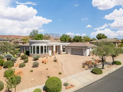 3177 E Broken Rock Way