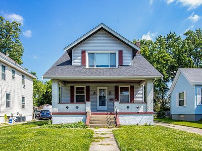 22 Woodsdale Ave