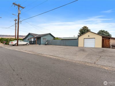 7 S Roland Avenue