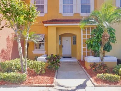 944 Park Terrace Cir