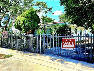 241 NW 32nd St