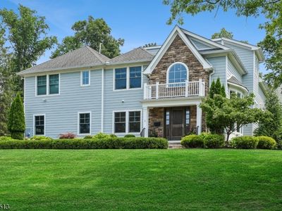 2 Troy Dr