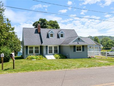 8230 Graves Point Rd