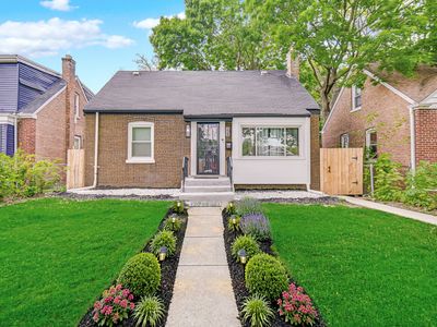 738 W 129th Pl