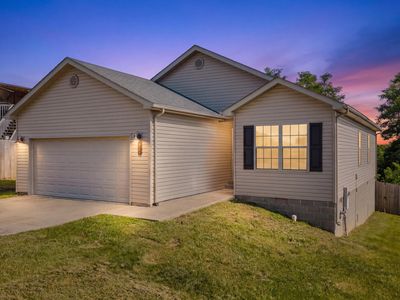 105 Newport Ln
