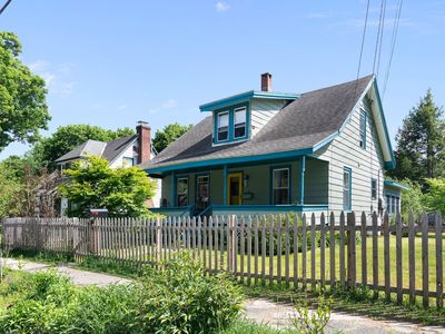 82 Oak Grove Avenue