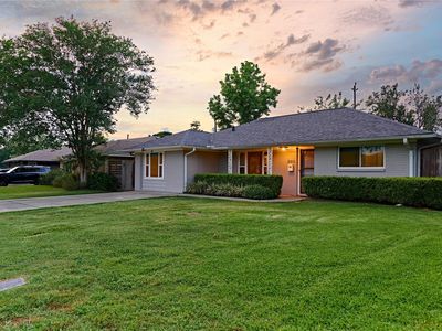 2210 Nina Lee Ln