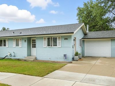 905 Vandenburg Street