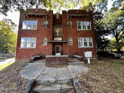 907 N Highland Ave