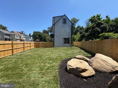 309 Broad Ave